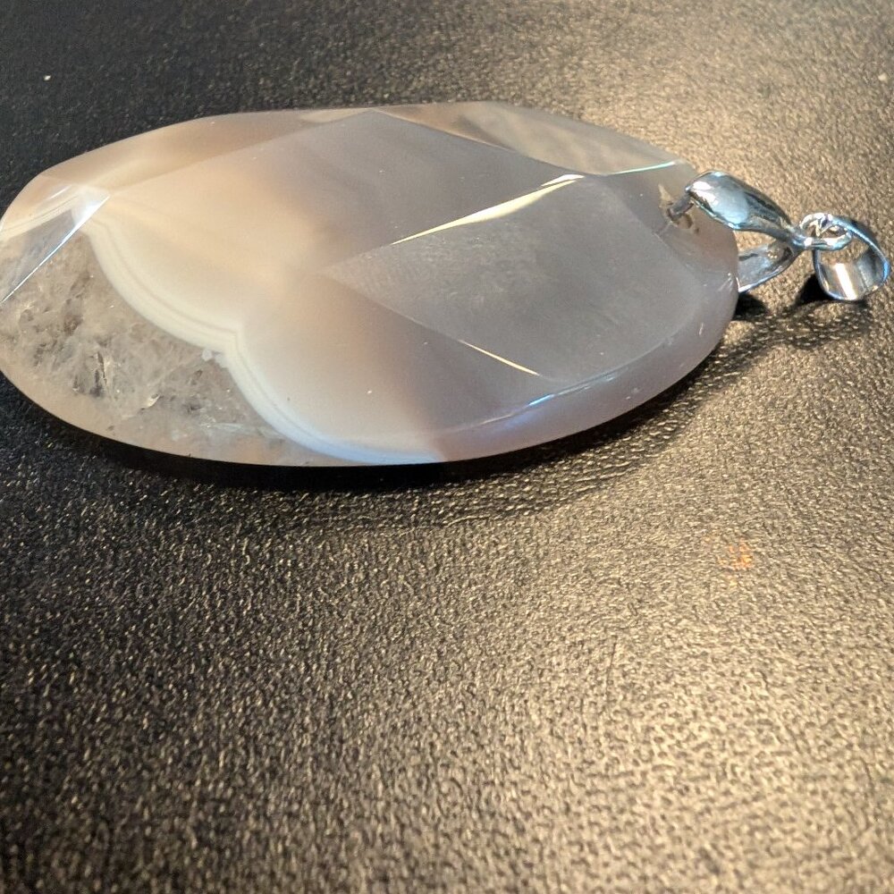Gemstone pendant